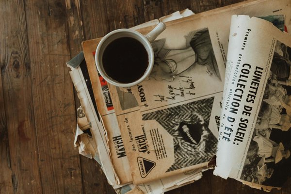 What are the essential qualities to look for in a versatile handbag?